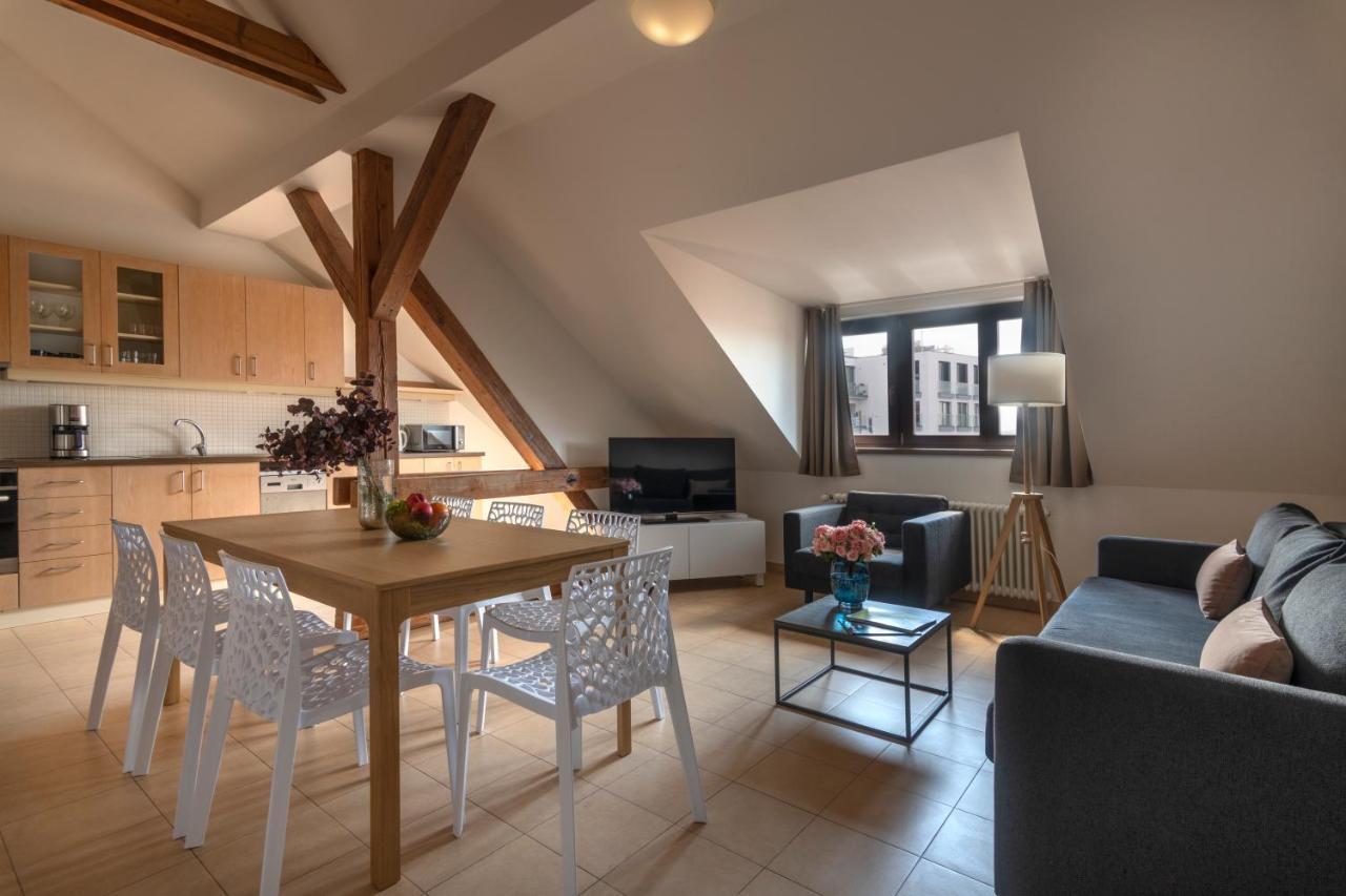 Bohemian Dreams Apartments And Suites By Dwellfort Prague Luaran gambar
