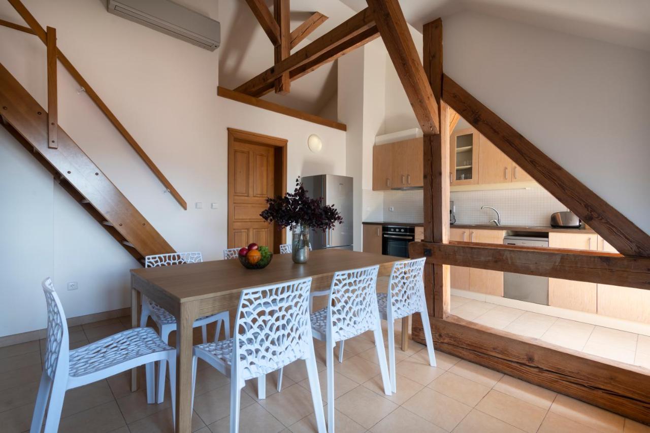 Bohemian Dreams Apartments And Suites By Dwellfort Prague Luaran gambar