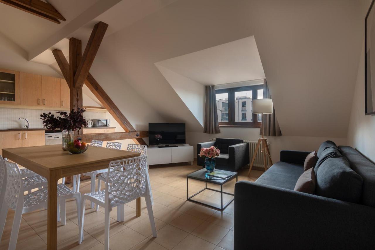 Bohemian Dreams Apartments And Suites By Dwellfort Prague Luaran gambar