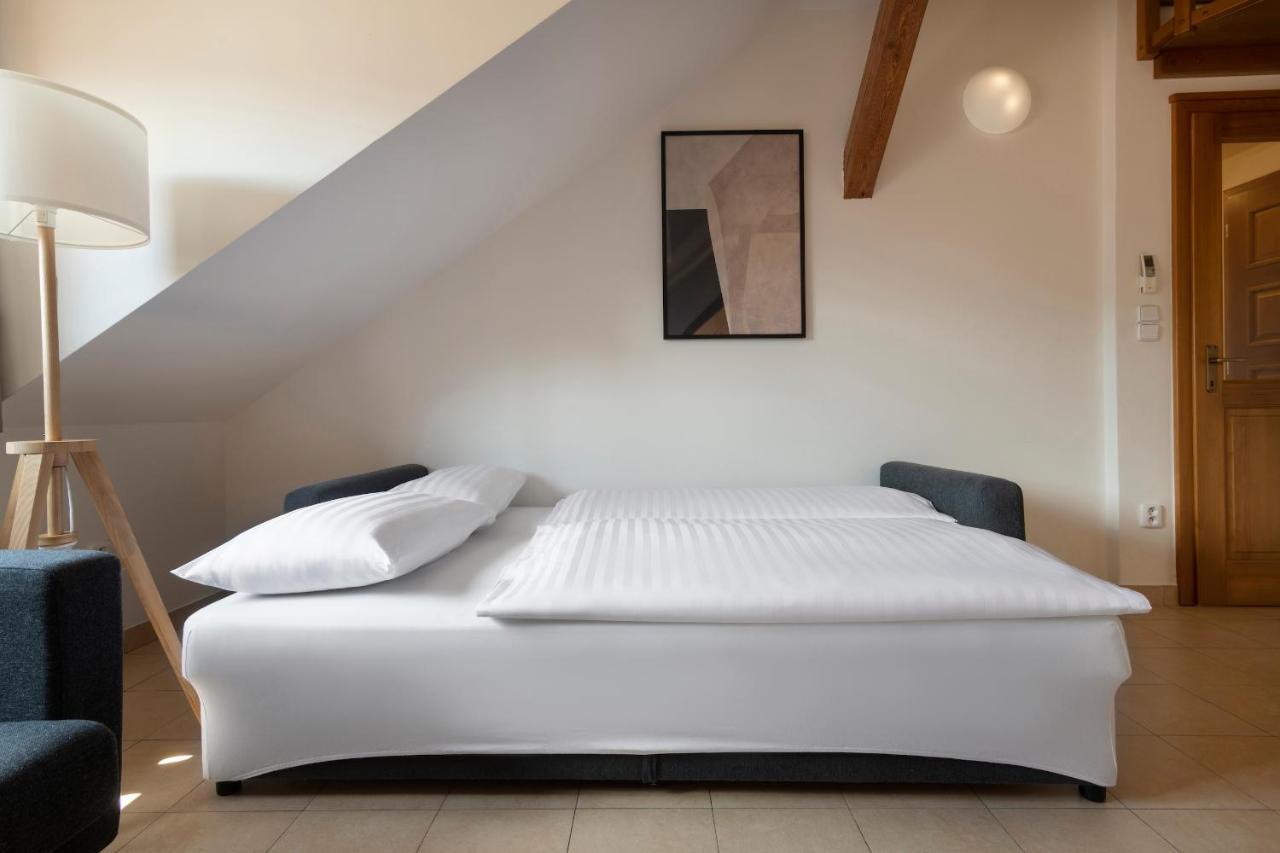 Bohemian Dreams Apartments And Suites By Dwellfort Prague Luaran gambar