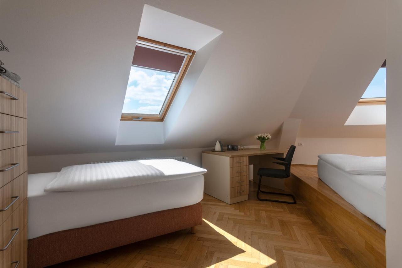 Bohemian Dreams Apartments And Suites Prague Luaran gambar