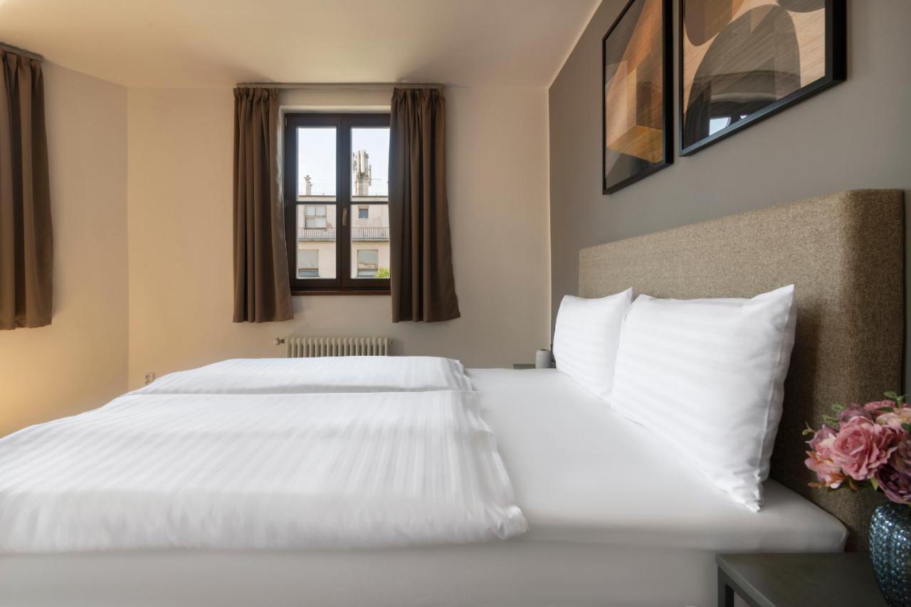 Bohemian Dreams Apartments And Suites By Dwellfort Prague Luaran gambar