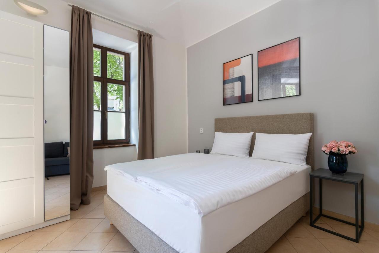 Bohemian Dreams Apartments And Suites By Dwellfort Prague Luaran gambar