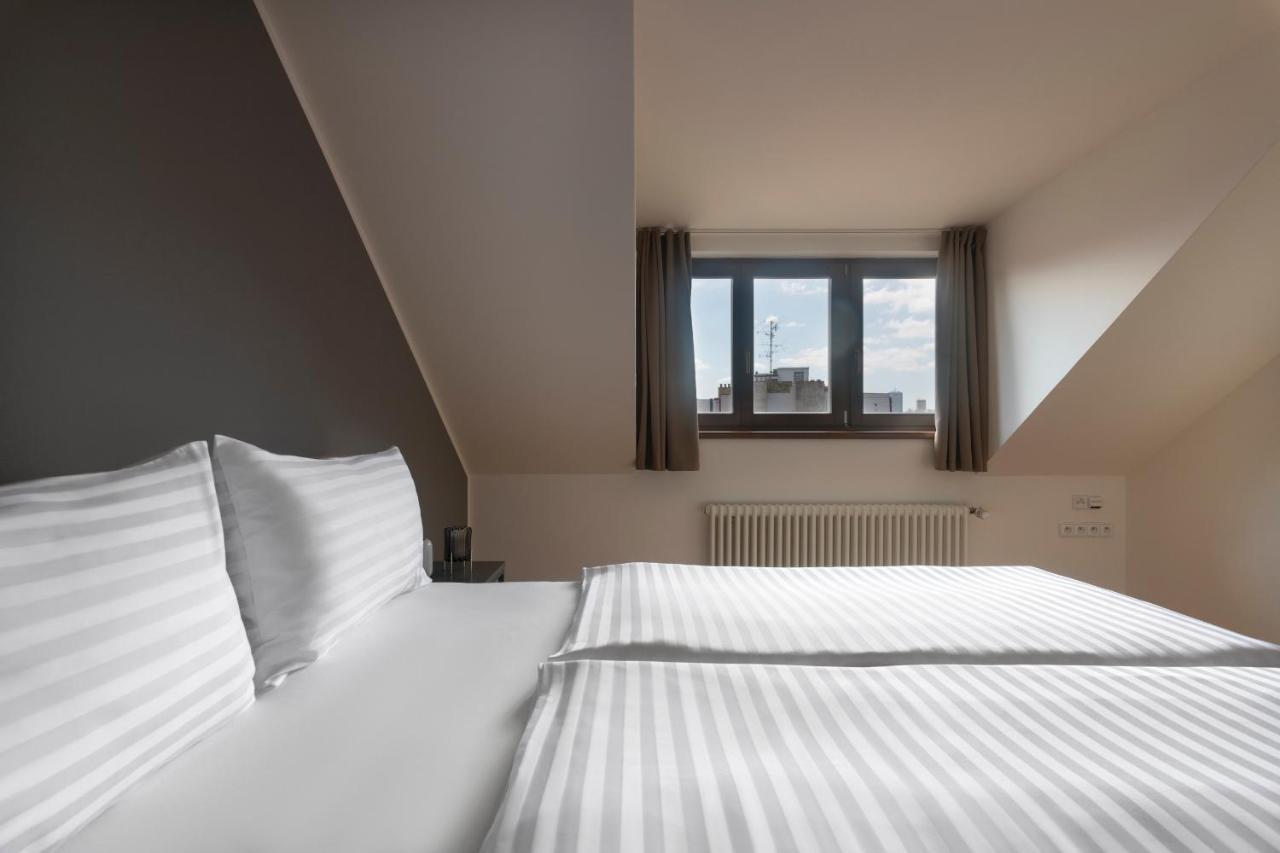 Bohemian Dreams Apartments And Suites By Dwellfort Prague Luaran gambar