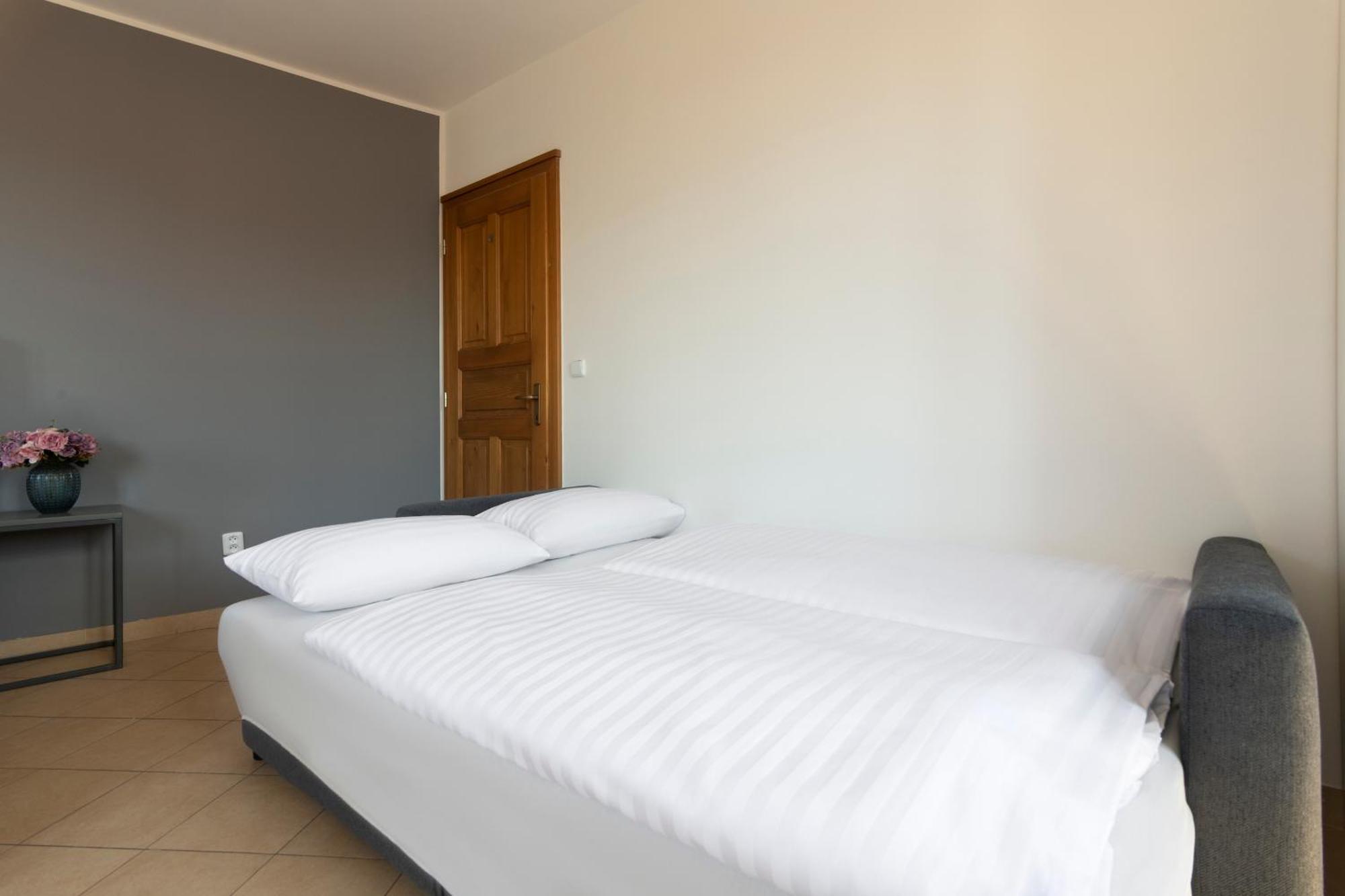 Bohemian Dreams Apartments And Suites By Dwellfort Prague Bilik gambar
