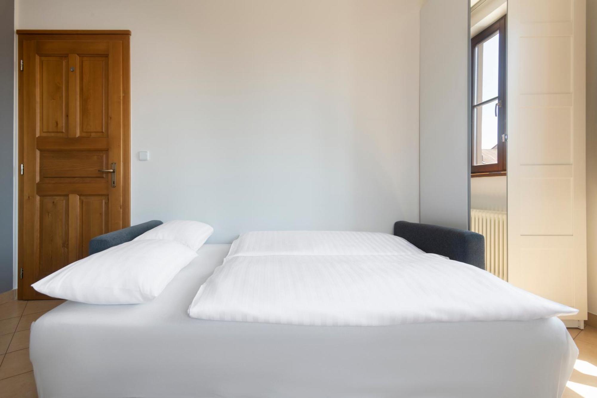 Bohemian Dreams Apartments And Suites By Dwellfort Prague Bilik gambar