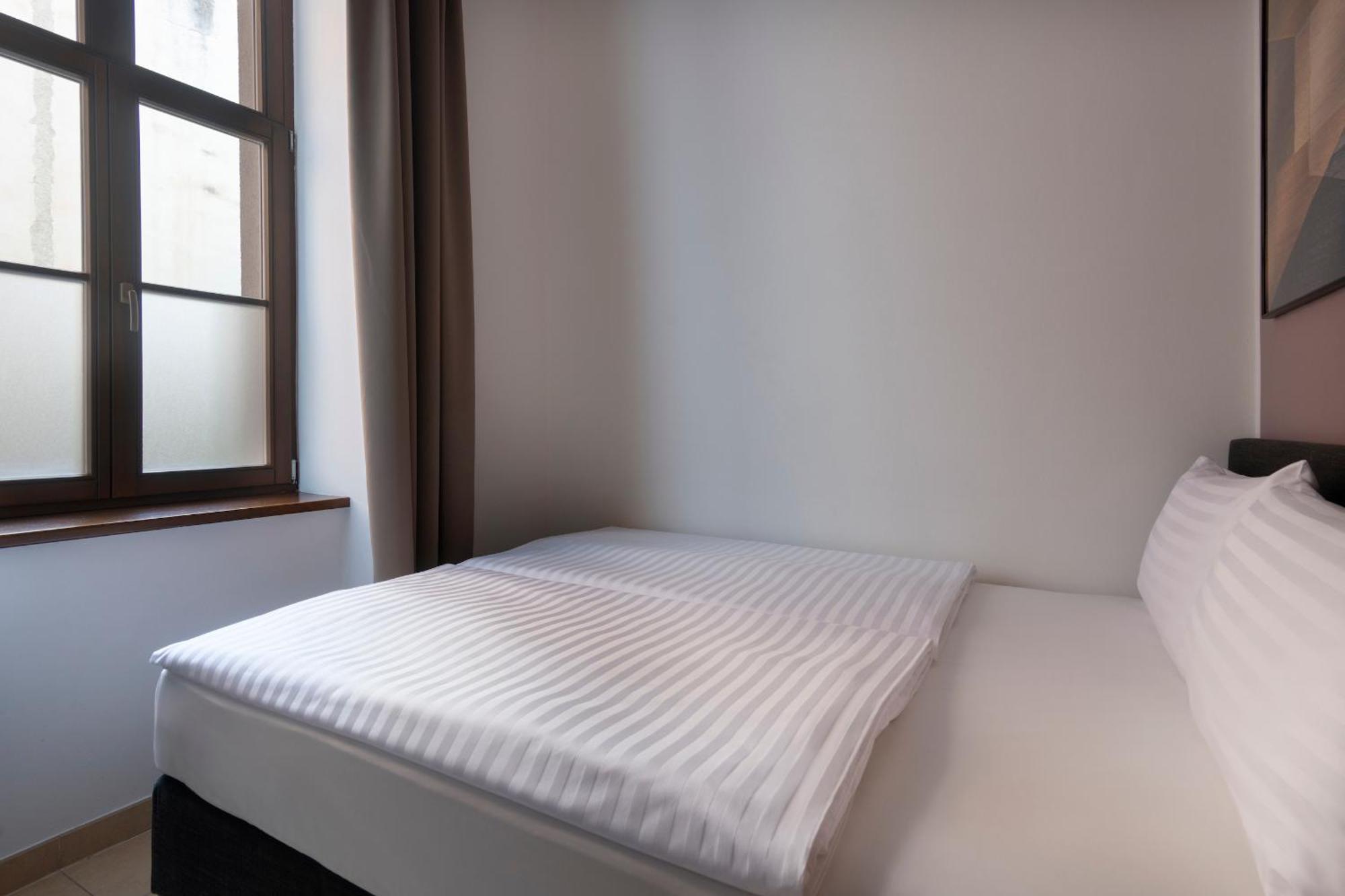 Bohemian Dreams Apartments And Suites By Dwellfort Prague Bilik gambar