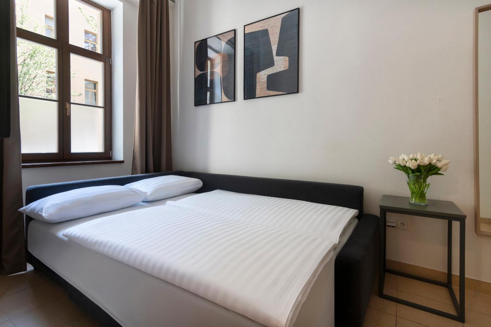 Bohemian Dreams Apartments And Suites By Dwellfort Prague Bilik gambar