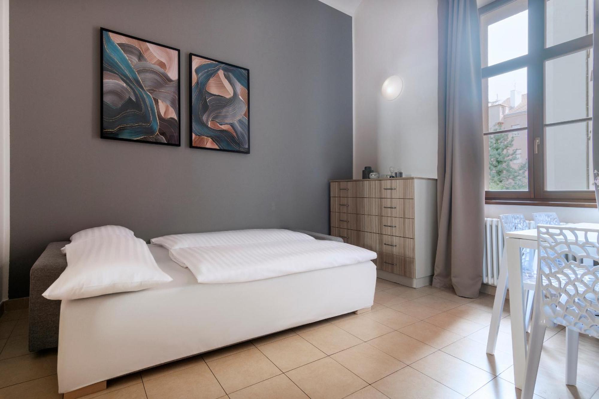 Bohemian Dreams Apartments And Suites By Dwellfort Prague Bilik gambar