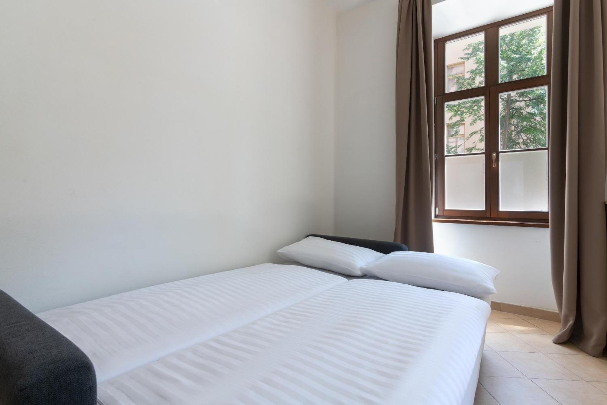 Bohemian Dreams Apartments And Suites By Dwellfort Prague Bilik gambar